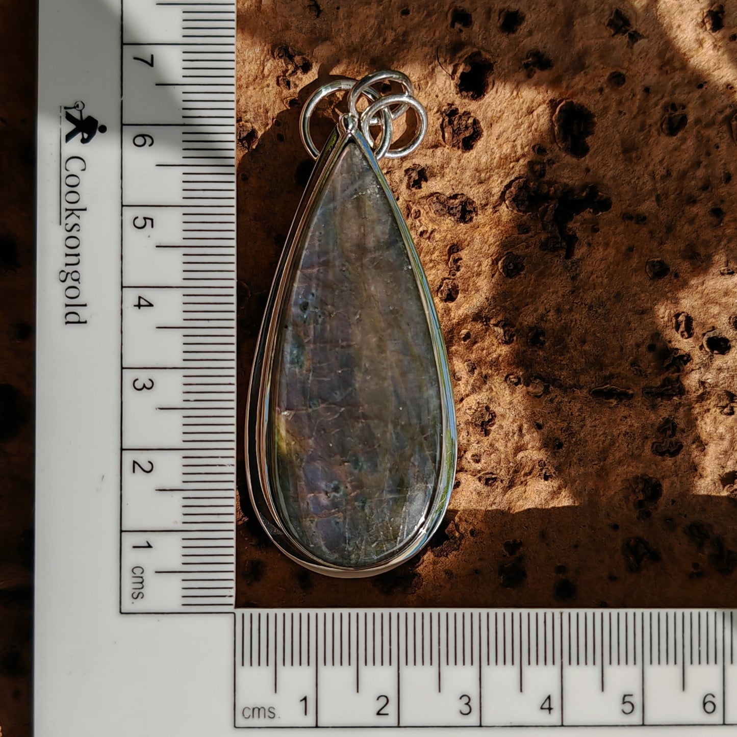 Colgante Labradorita morada en plata de ley