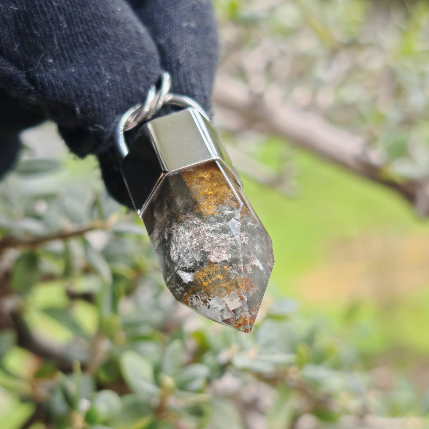 Colgante Cuarzo Chamanico con detalle en opalo en plata de ley