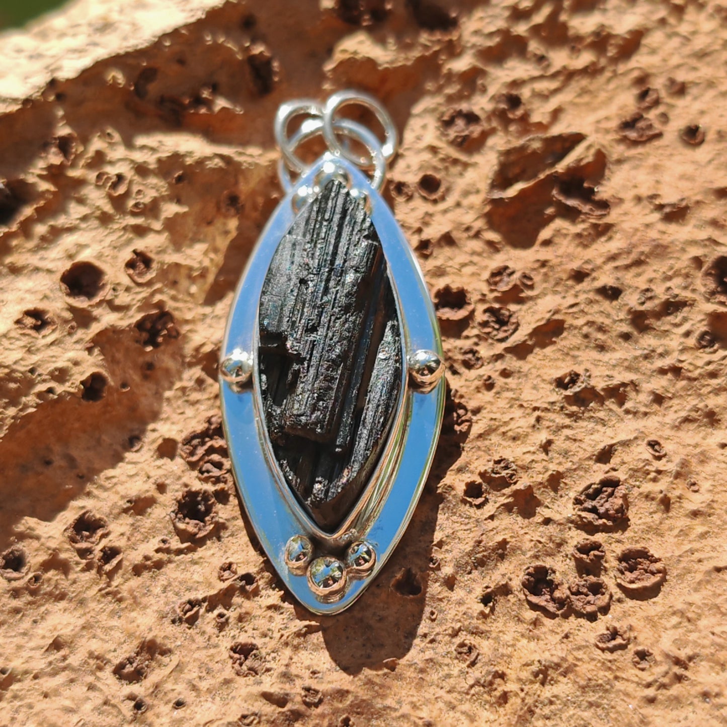 Colgante Turmalina negra en plata de ley