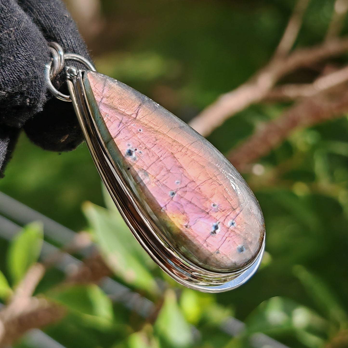 Colgante Labradorita morada en plata de ley